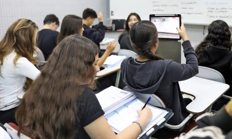 Cartilha de redação do Enem 2025 está disponível para consulta