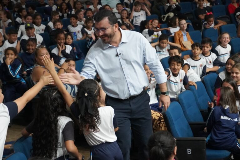 Formatura dos alunos da rede municipal no Programa de Educação no Trânsito
