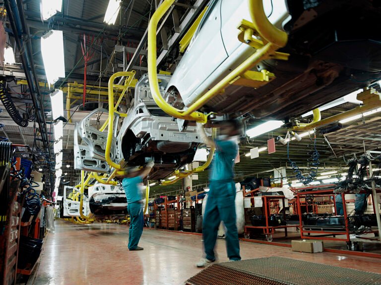 2025 fecha produção de veículos com crescimento de 3,5%