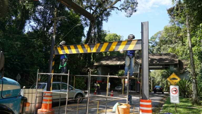 Prefeitura instala limitadores de altura para reforçar restrição a caminhões  