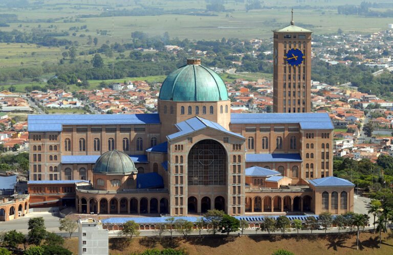 Número de católicos fica menor no País e em Mairiporã