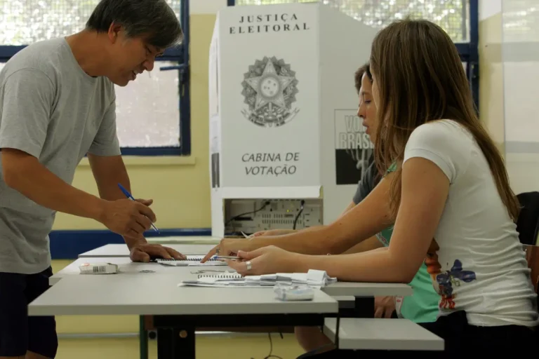Mesários locais para as eleições realizam treinamento dias 16 e 17