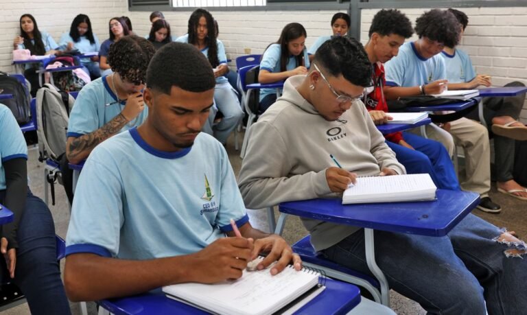 O desafio dos 64 Milhões de brasileiros sem Educação Básica