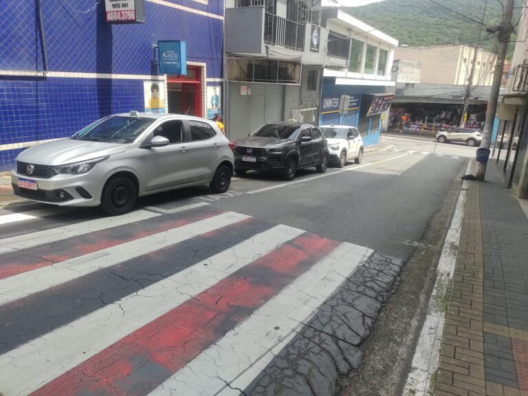Tarifas de táxi sofrem reajuste de R$ 1,00, conforme decreto municipal